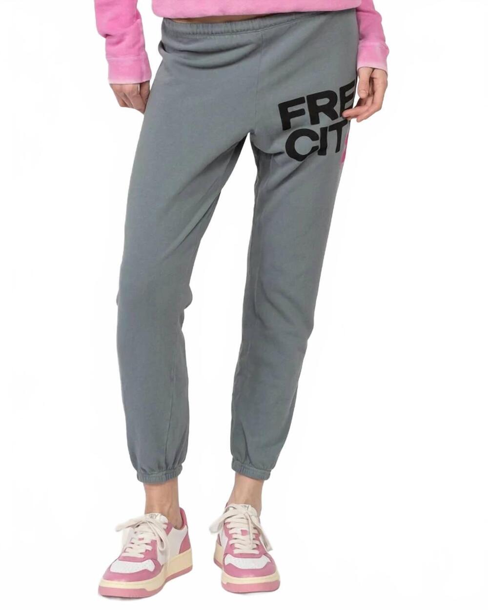 NEW FREECITY large sweatpant in grey art